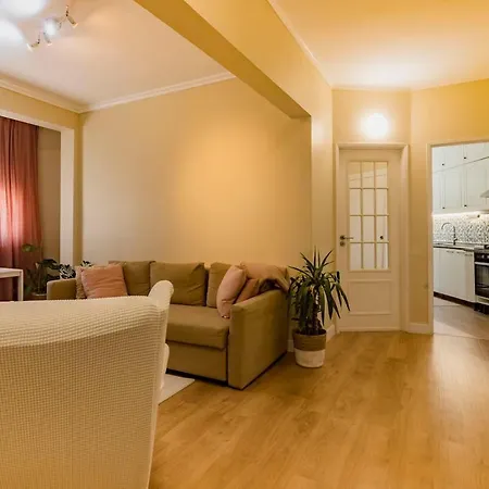 Cantinho Na Amadora, A 5-minute Walk From The Train Station *