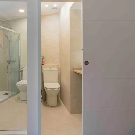 Cantinho Na Amadora, A 5-minute Walk From The Train Station