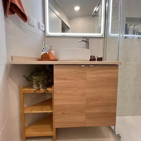 Cantinho Na Amadora, A 5-minute Walk From The Train Station