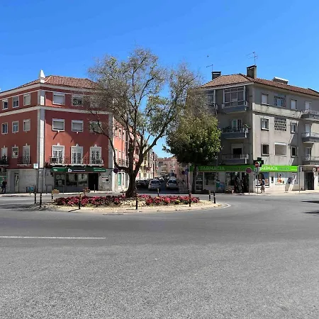 Cantinho Na Amadora, A 5-minute Walk From The Train Station * アマドーラ