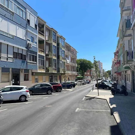 Cantinho Na Amadora, A 5-minute Walk From The Train Station * アマドーラ