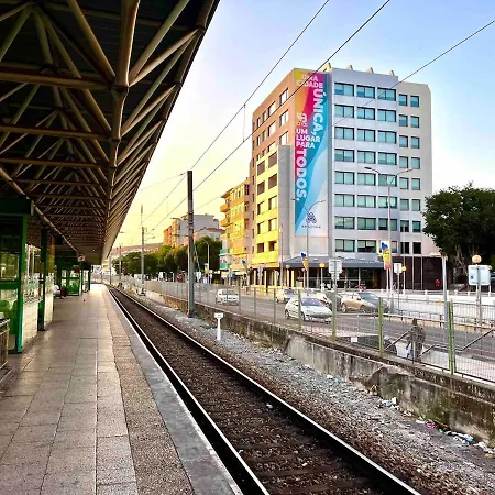 Cantinho Na Amadora, A 5-minute Walk From The Train Station アパート